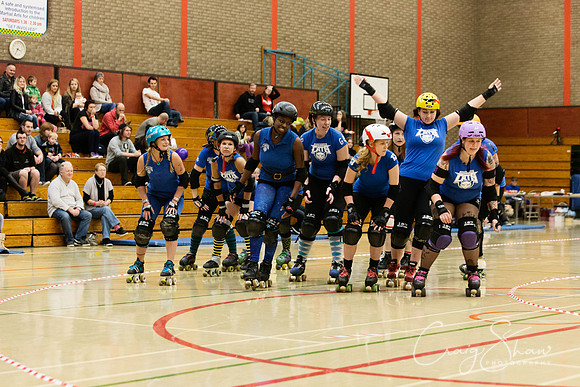 69_BruisingBanditasVsWakeyOct2013_bluplanetphoto-Edit