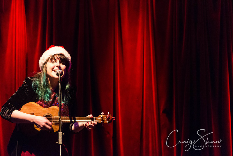 401_LucyWard+support_tradesclub_Dec2013_bluplanetphoto