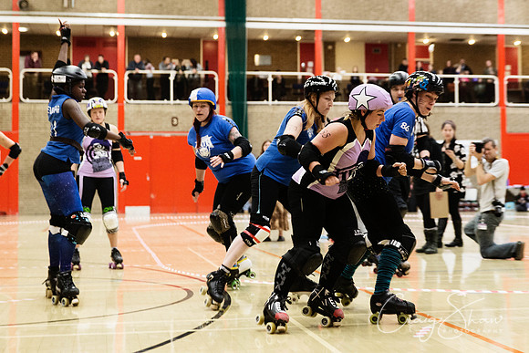 426_BruisingBanditasVsWakeyOct2013_bluplanetphoto