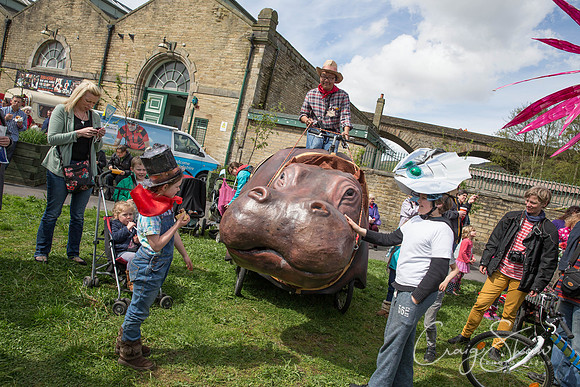 2126_fantasticalcycleparade_April2014_bluplanetphoto