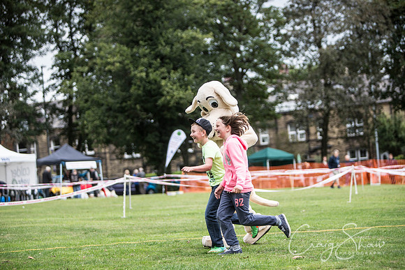 2065_BarkintheParkHuddersfield_2014_bluplanetphoto