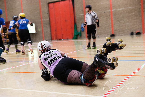 804_BruisingBanditasVsWakeyOct2013_bluplanetphoto