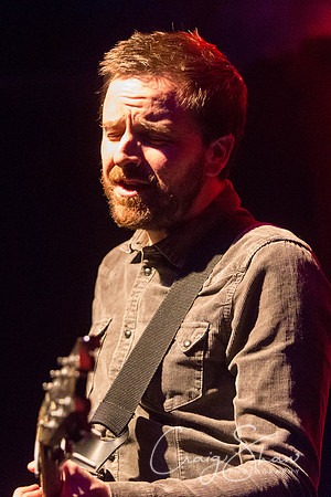 409_PaperAeroplanes_JoeTilston_tradesNov13_bluplanetphoto