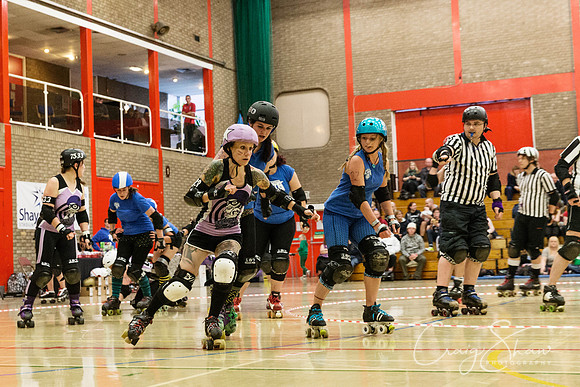 758_BruisingBanditasVsWakeyOct2013_bluplanetphoto