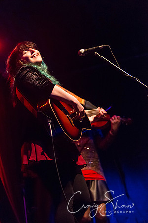 229_LucyWard+support_tradesclub_Dec2013_bluplanetphoto